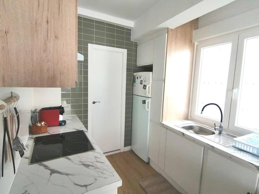 Ferienwohnung Vibescoruna: Espacioso Apartamento A Pie De Playa A Coruña Exterior foto