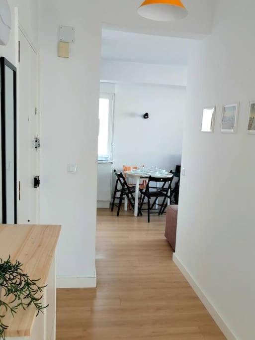 Ferienwohnung Vibescoruna: Espacioso Apartamento A Pie De Playa A Coruña Exterior foto
