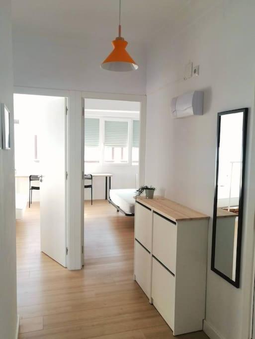 Ferienwohnung Vibescoruna: Espacioso Apartamento A Pie De Playa A Coruña Exterior foto