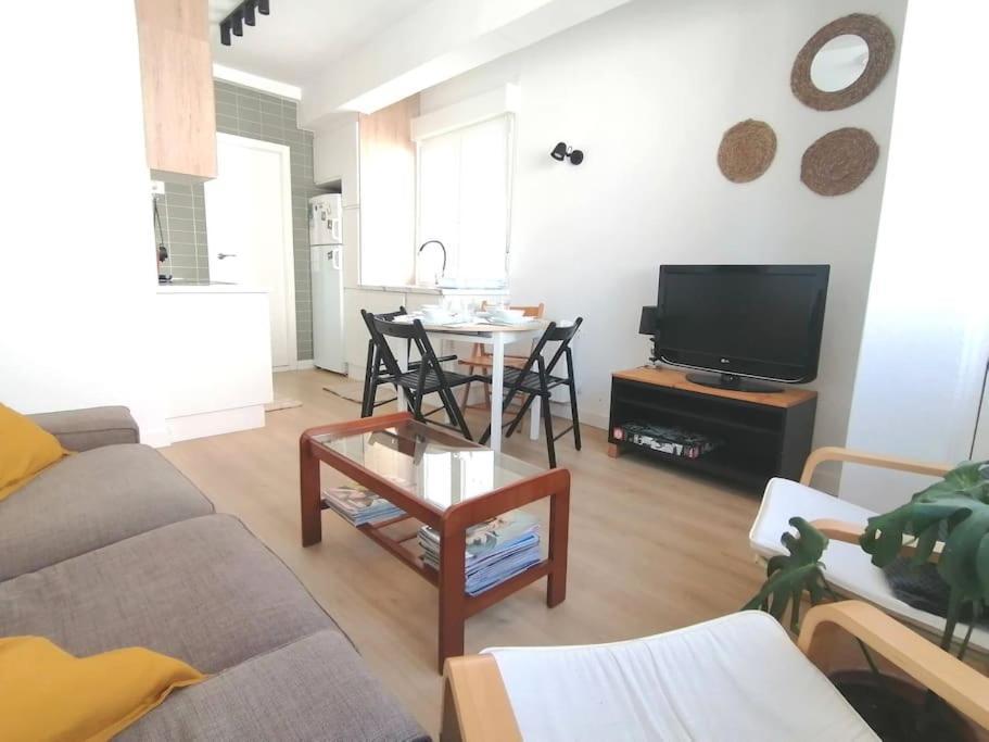 Ferienwohnung Vibescoruna: Espacioso Apartamento A Pie De Playa A Coruña Exterior foto