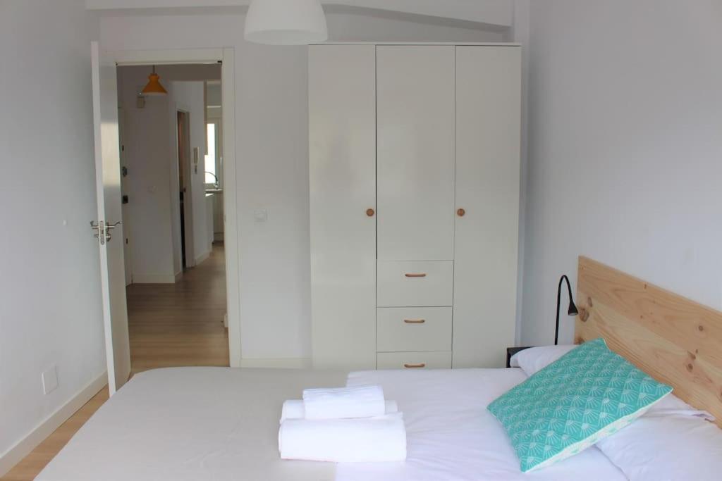 Ferienwohnung Vibescoruna: Espacioso Apartamento A Pie De Playa A Coruña Exterior foto